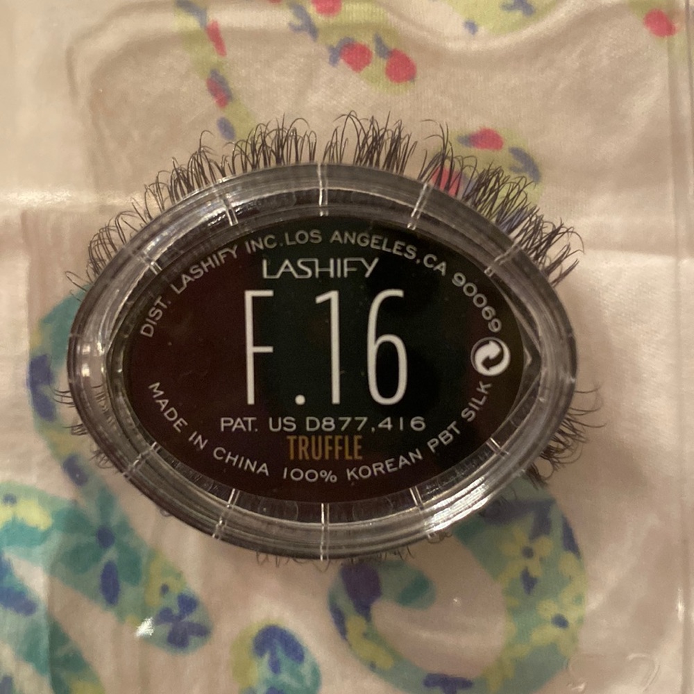 F16 truffle lashify lashes